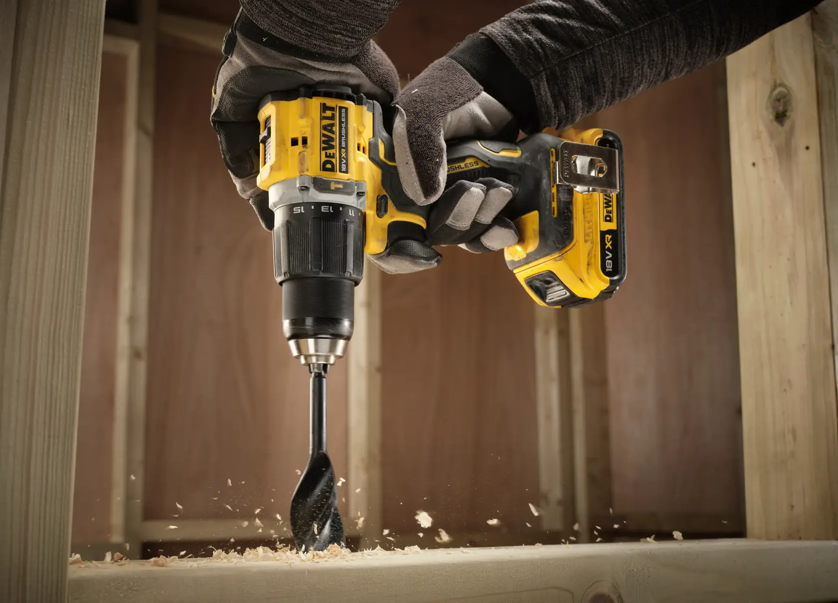Trapano Avvitatore con percussione compatto 2 Velocità XR 18V BRUSHLESS - 2 x 18V XR 2ah