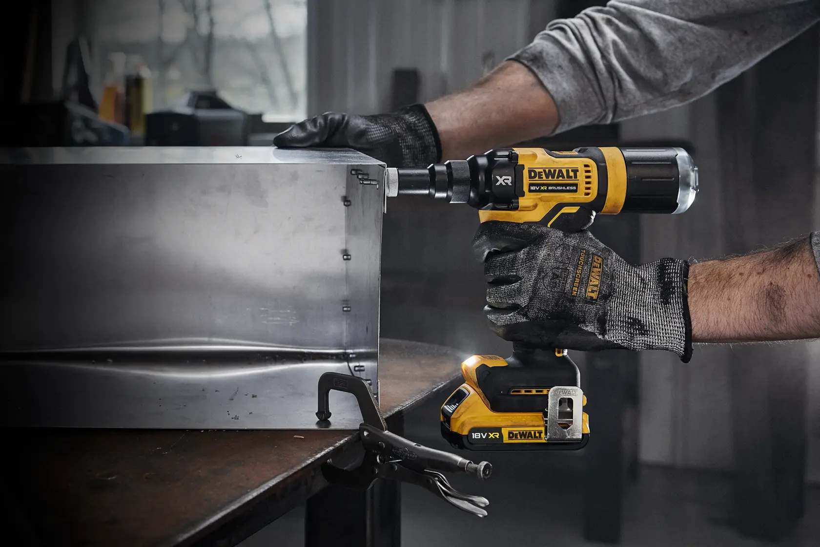 Rivettatrice 4.8mm XR 18V BRUSHLESS Forza di trazione 10Kn, meccanismo a circolazione di sfere - solo corpo macchina