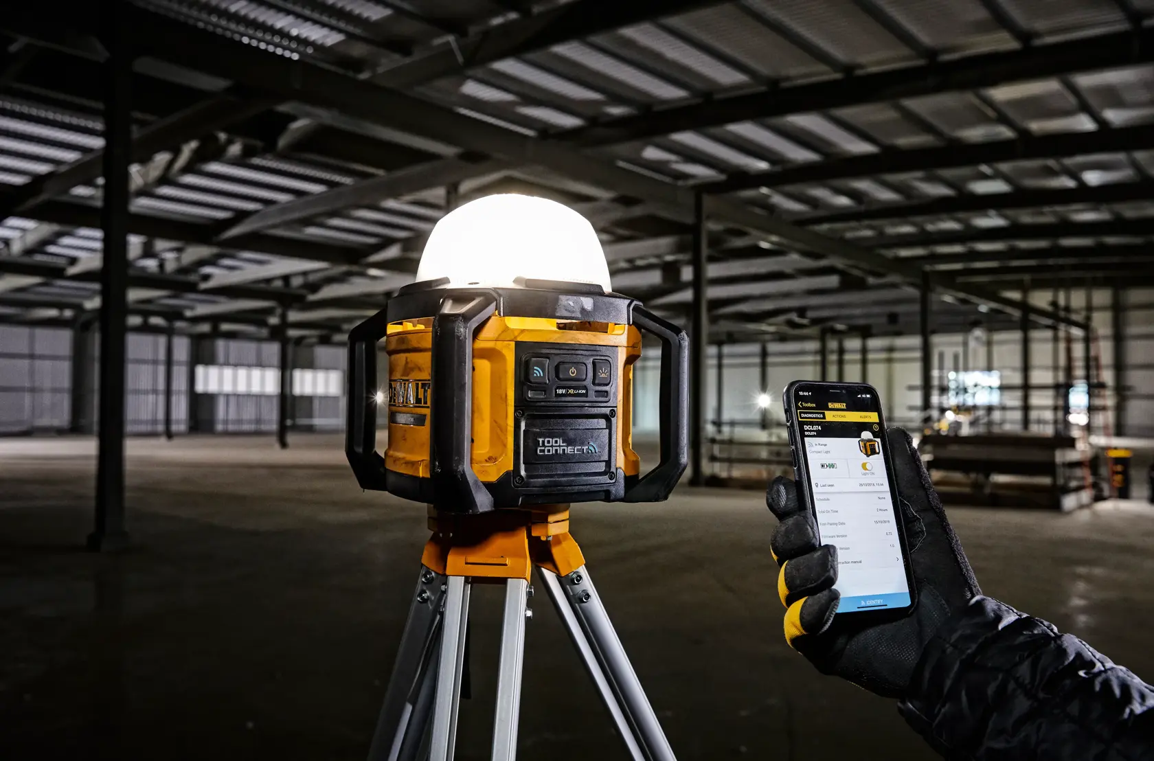 Faro LED con fascio di luce a 360° XR 18V (senza batterie e caricbatteria)