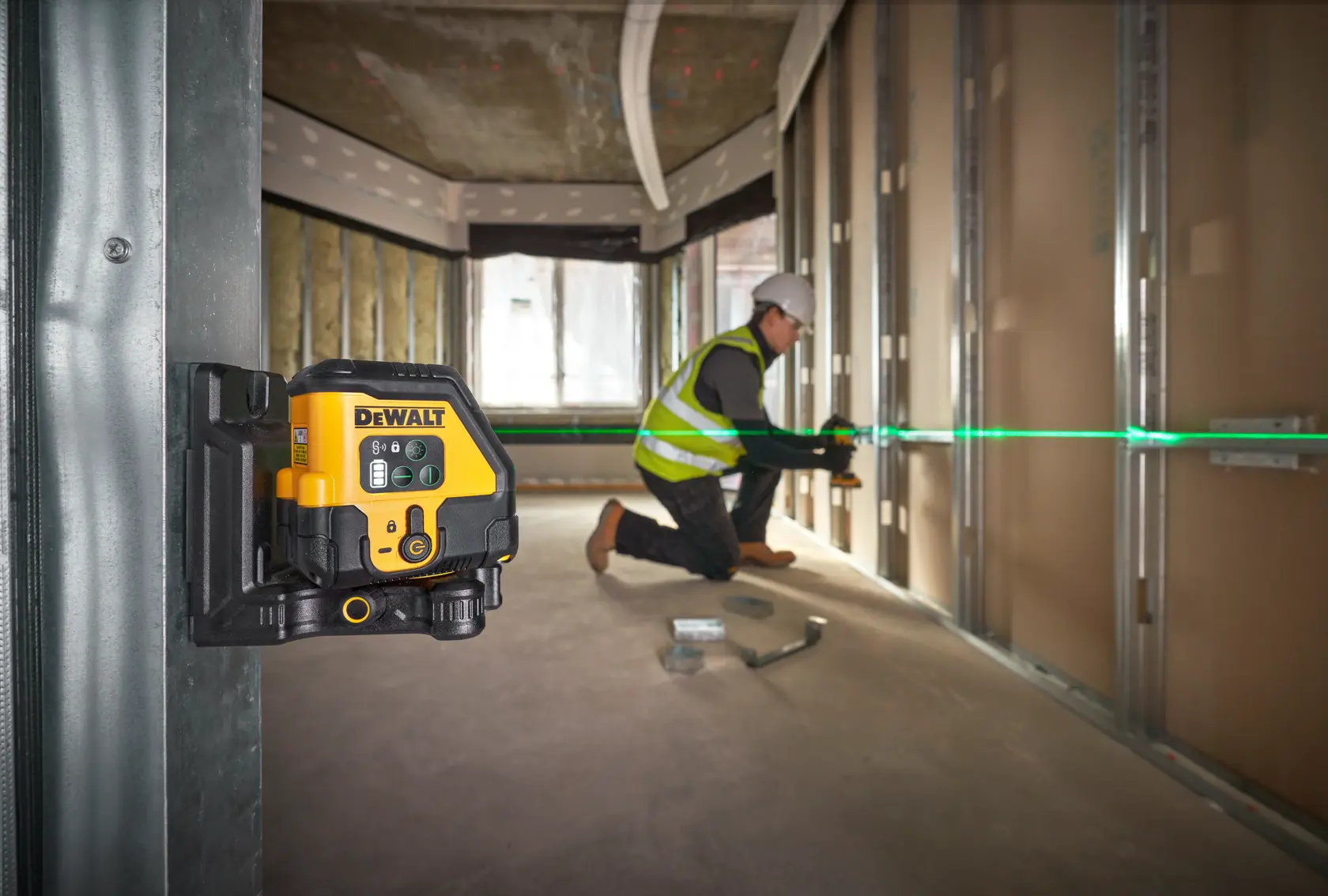 Laser multilinea con raggio verde classe 2 (510-530nm) con ricarica USB