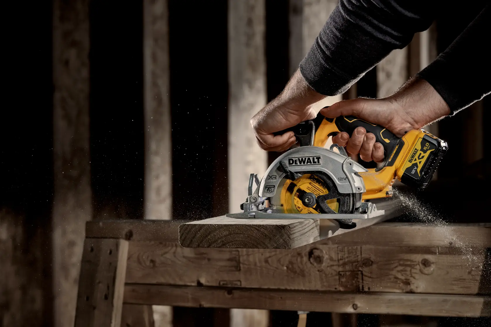 Sega Circolare 12V motore BRUSHLESS, 3600 giri/min, ø lama/foro 140/20 mm - solo corpo macchina