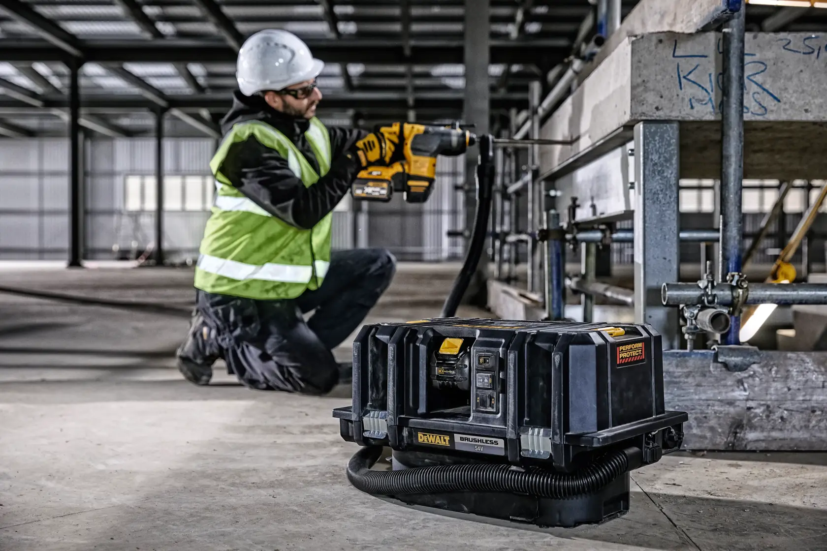 Aspiratore solidi/liquidi XR Flexvolt 54V 2 x FV 6.0Ah