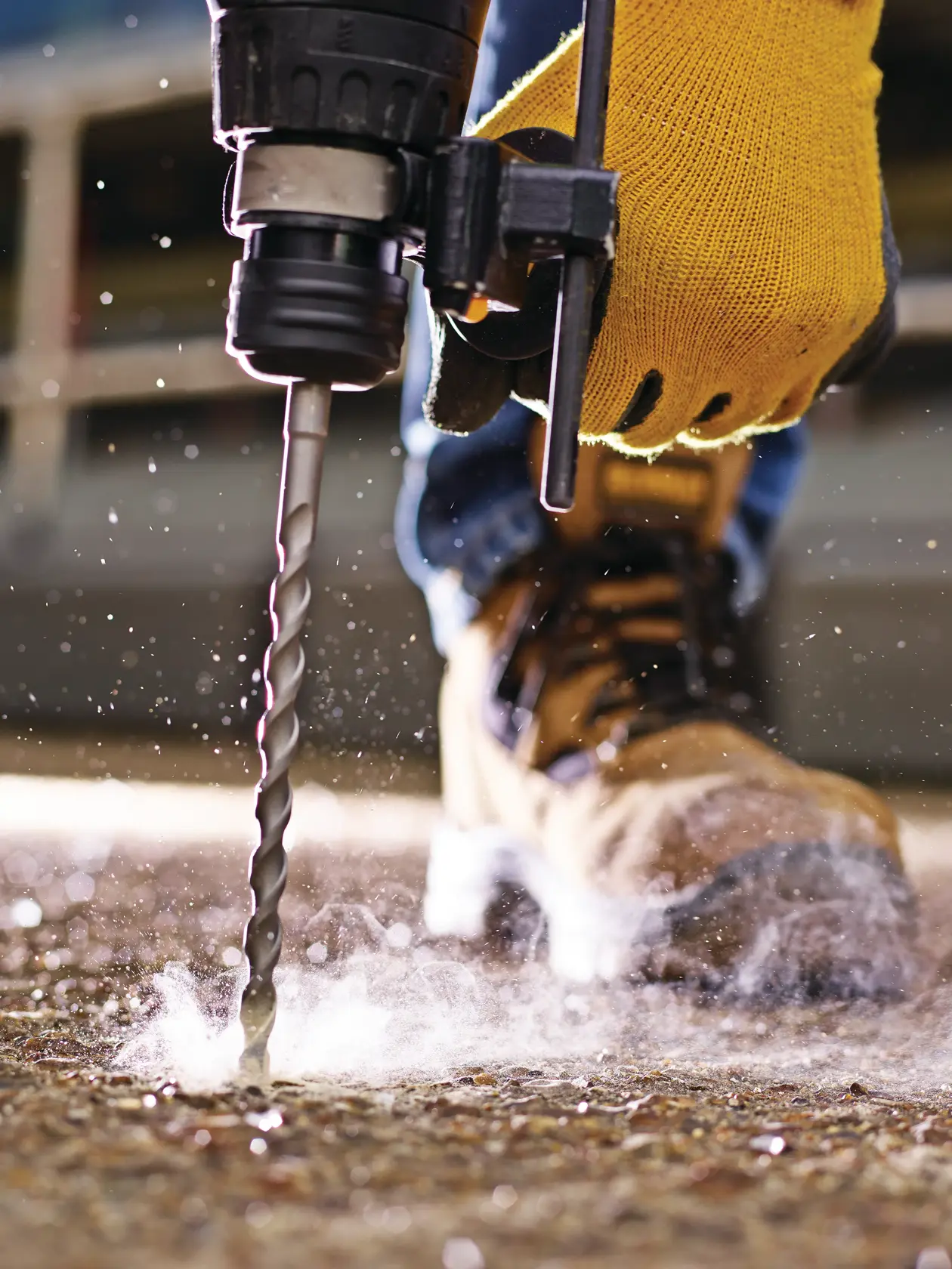 Graphique montrant la marque DEWALT XTREME Sub-Compact Series avec le slogan 'Compact et performance garantie' sur un fond jaune.