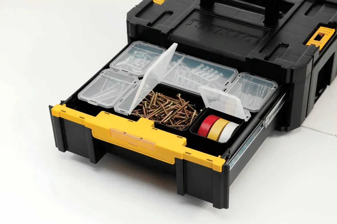 TSTAK™ III Cassetto profondo con 2 contenitori grandi e 4 piccoli