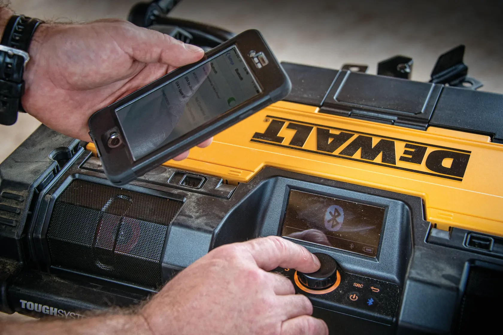 TOUGHSYSTEM™ DS280 RADIO + CARICABATTERIA