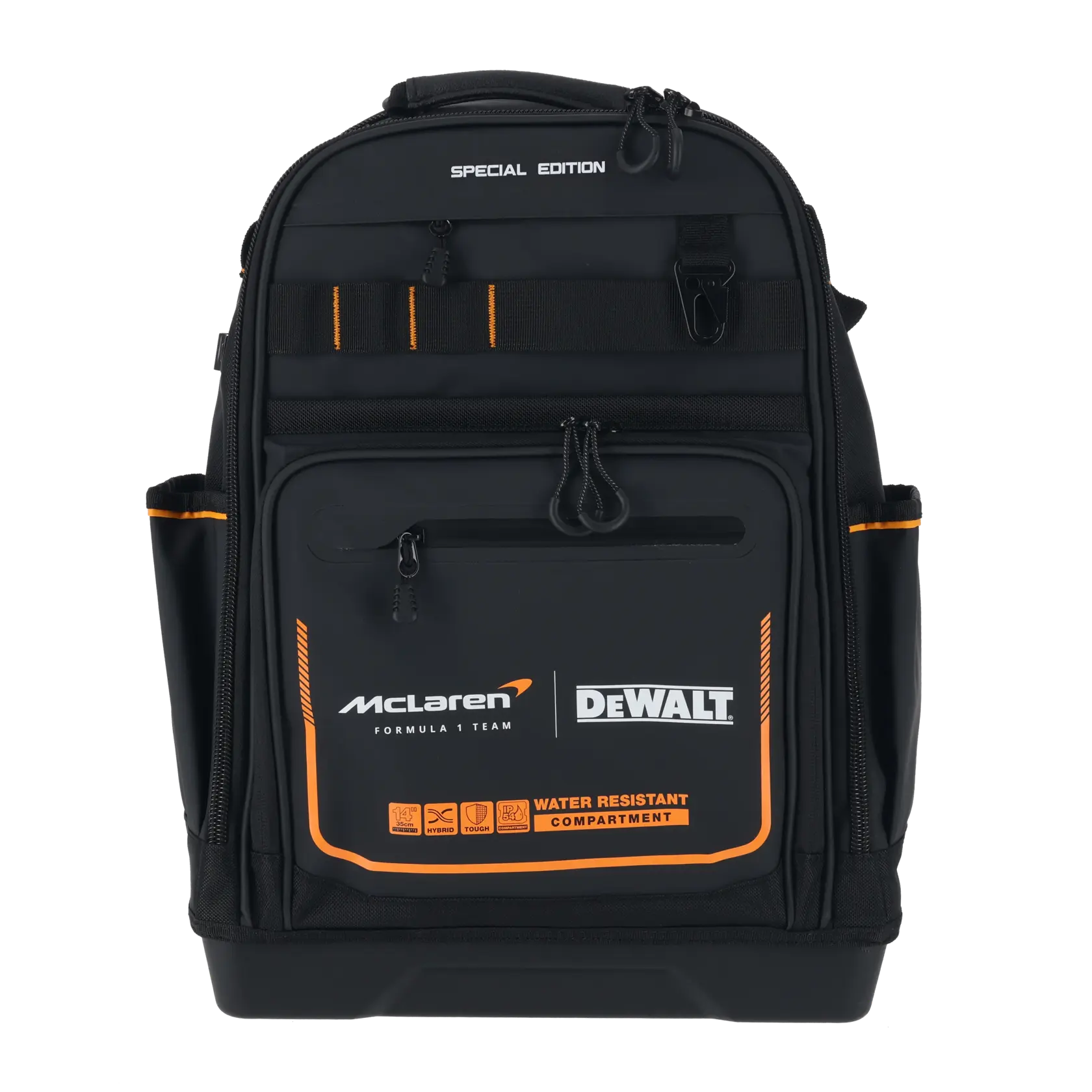 Logo DEWALT centrato su sfondo bianco.